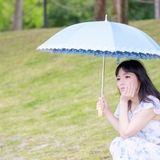 おしゃれな折り畳み日傘5選｜かわいいデザインや晴雨兼用もご紹介！