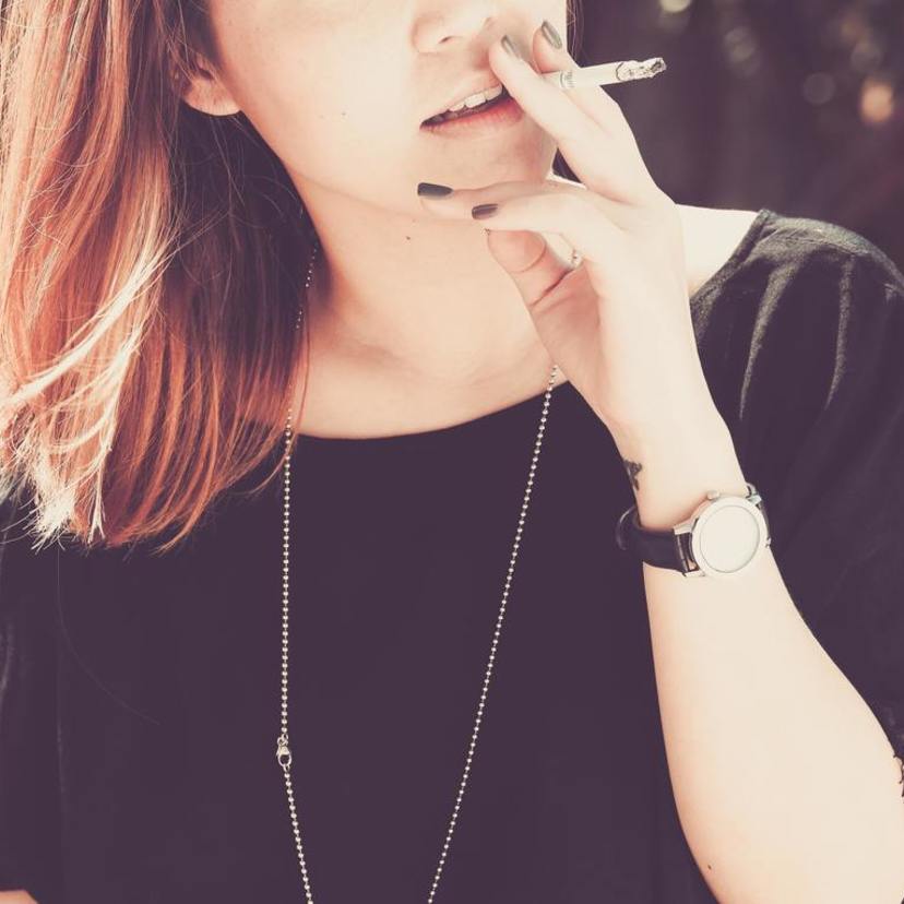たばこを吸う女性韓国アイドルまとめ｜トゥワイスやブラックピンクは？