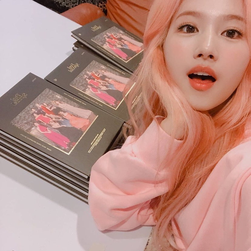 愛嬌たっぷり♡TWICE(トウワイス)サナの性格は良い？悪い？