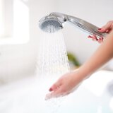 何種類あるの？人気のリファシャワーヘッドの使い方や効果をご紹介！